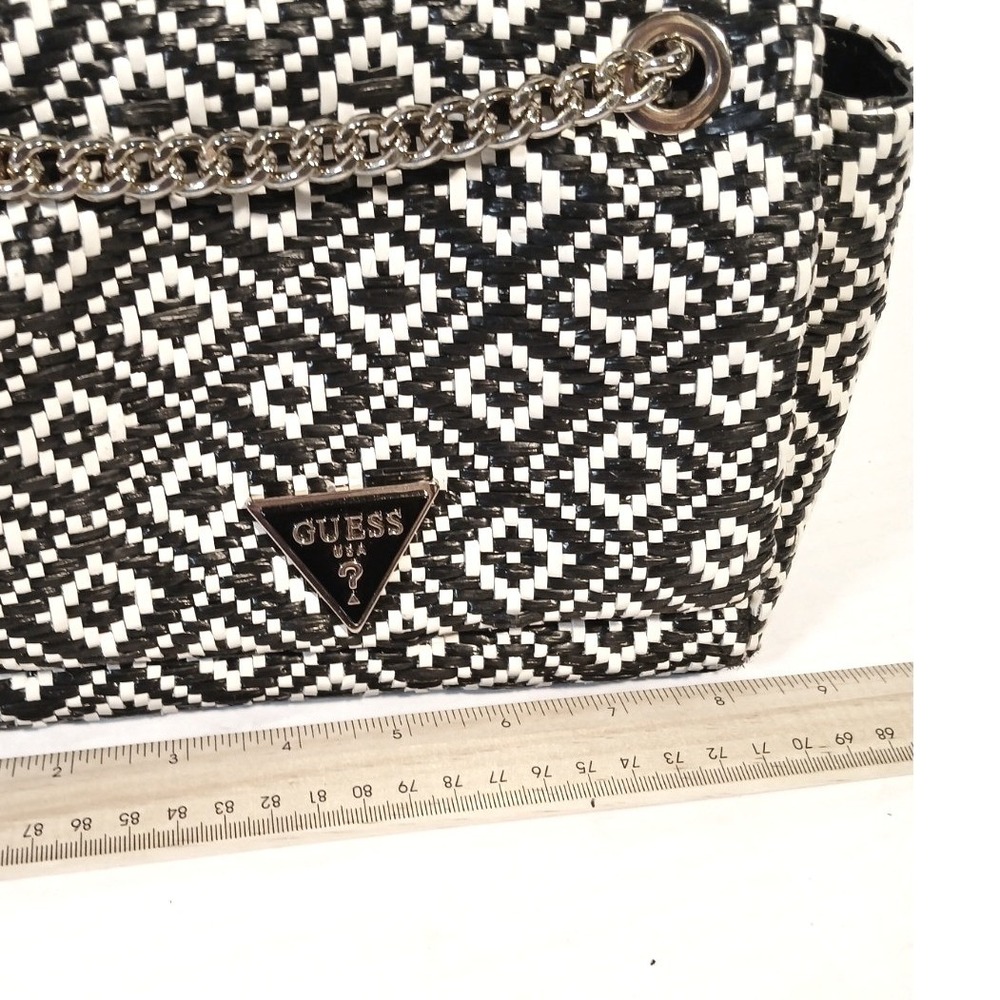 GUESS Small Shoulder Bag Black/White Geometric Gold Chain Strap - Picture 8 of 8